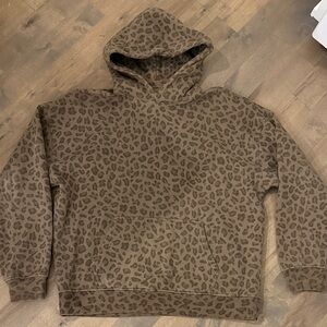 Men’s Abercrombie Essentials Popover Hoodie size Large - leopard print
